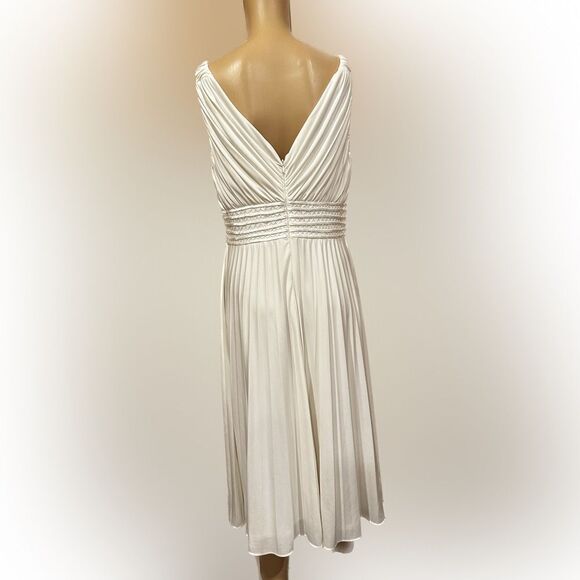 Ivy + Blu White Sleeveless V-Neck Pleated Dress SZ 8 - Picture 7 of 10